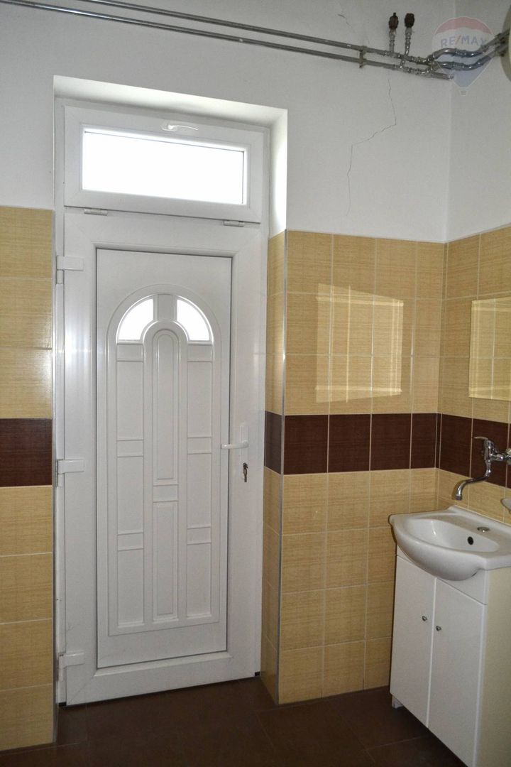 Predaj komerčného priestoru v centre mesta Veľký Meder - 12