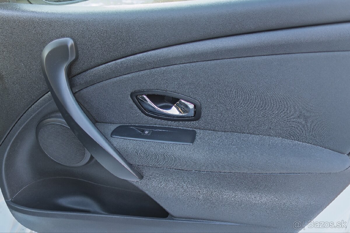 RENAULT MEGANE 3 GRANDTOUR - 12