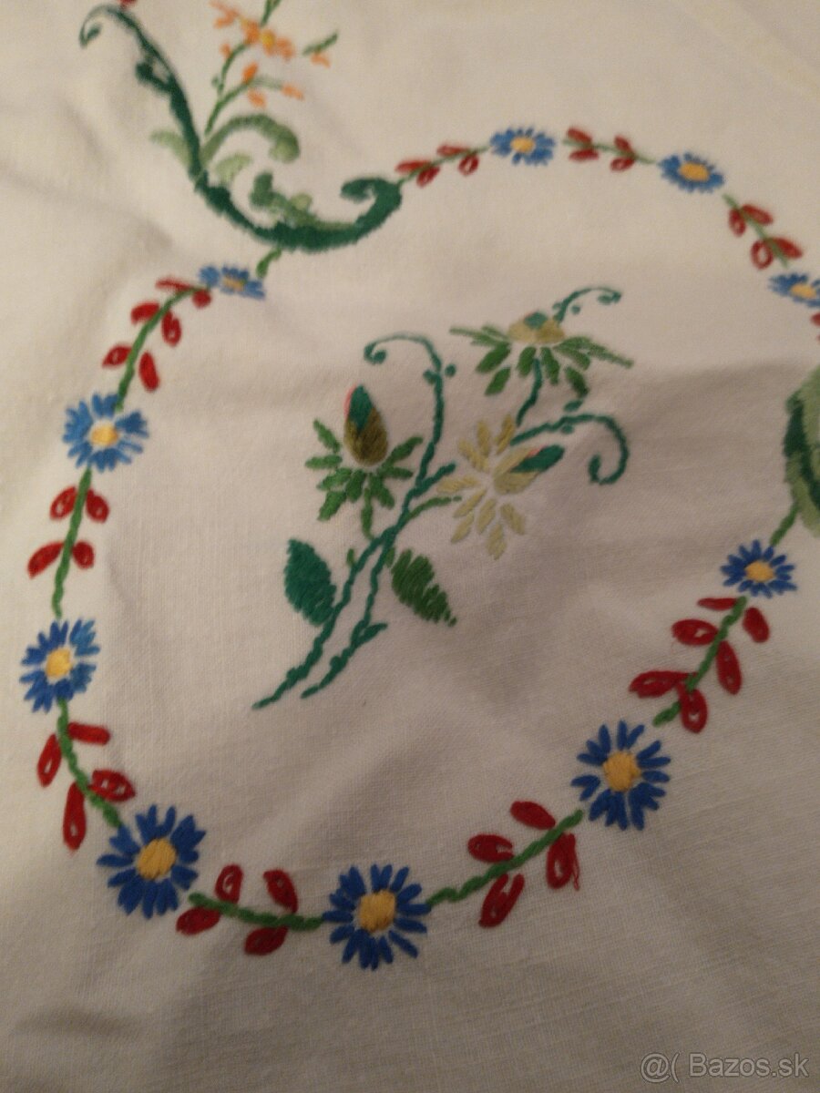 Retro vyšívané obrusy - 12