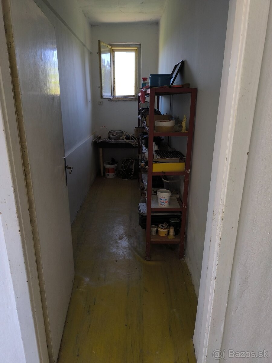 Predám rodinný dom v centre obci Dvorníky 4+1. - 12