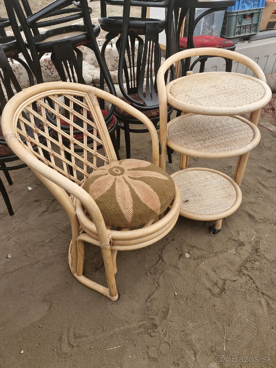 Kresla stoly stoličky - 12