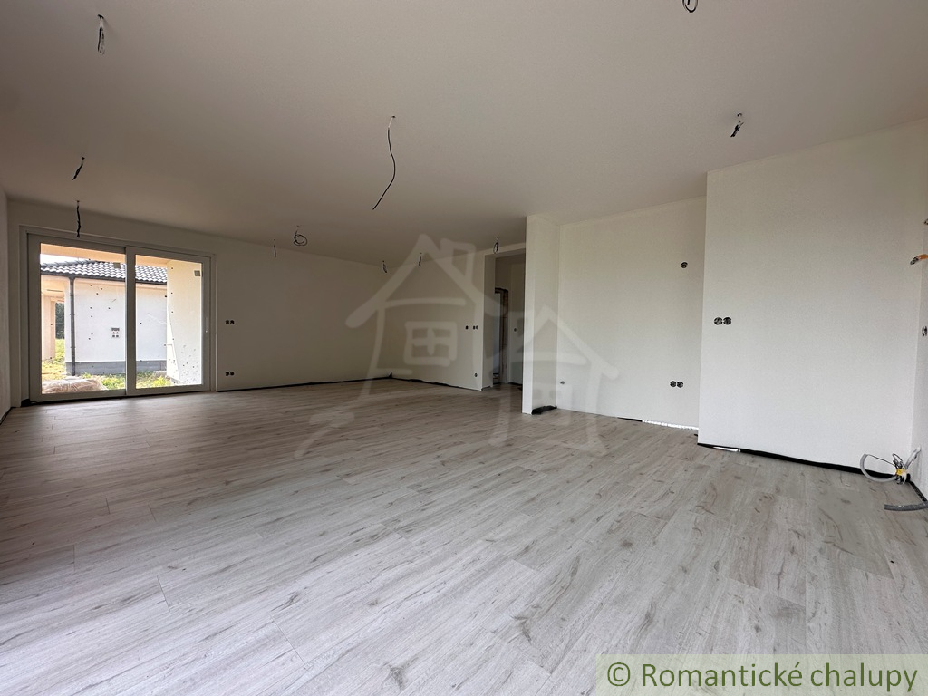 NOVOSTAVBA V NESVADOCH – HOLODOM S MOŽNOSŤOU DOKONČENIA NA - 12