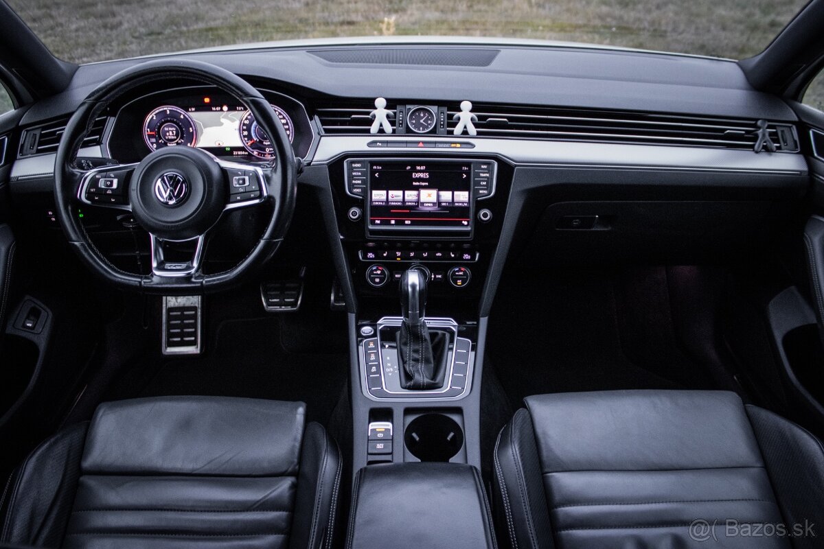 Volkswagen Passat Variant 2.0 BiTDI R-Line 4MOTION DSG - 12