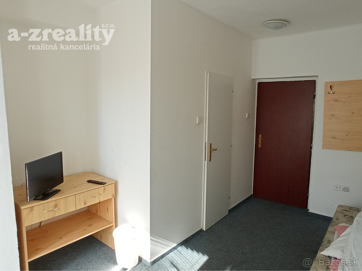 Ponúkame na predaj pekný penzión v Patinciach - 12