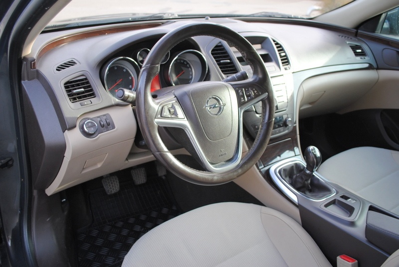 Opel Insignia 2.0 CDTI 130k Sport - 12