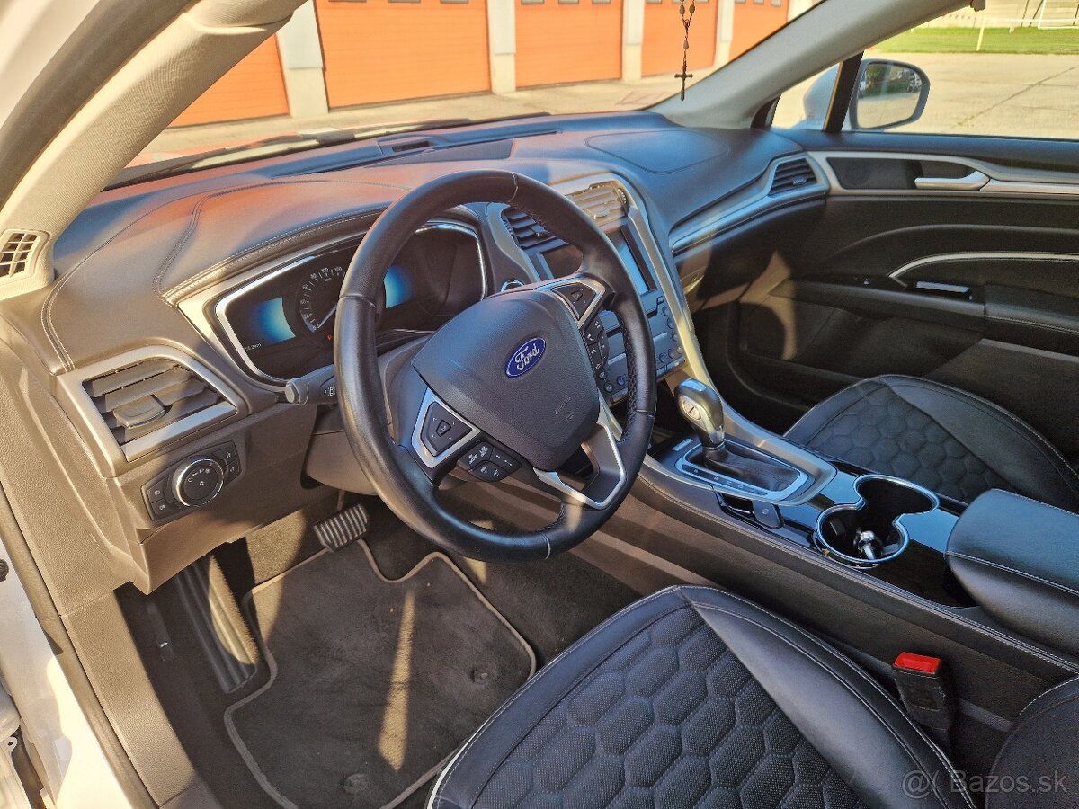 Ford Mondeo Vignale Hybrid - 12