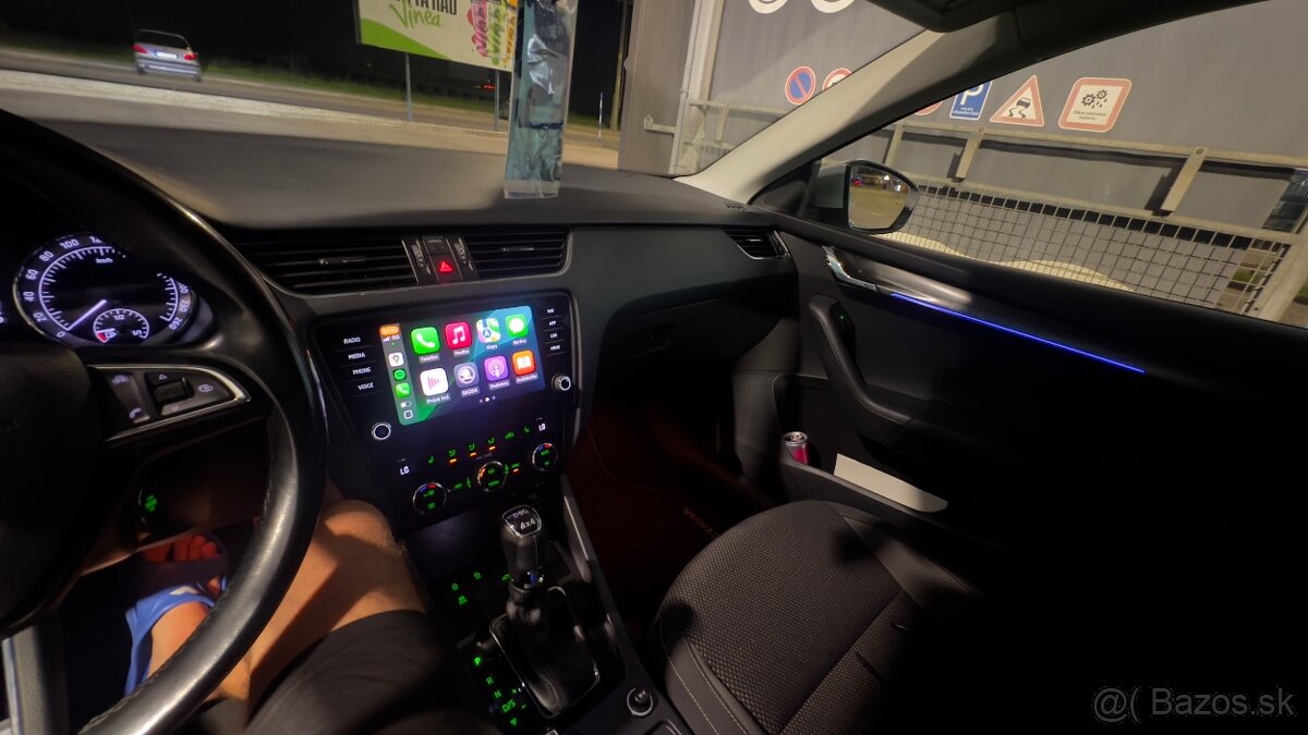 Škoda Octavia Scout - 12