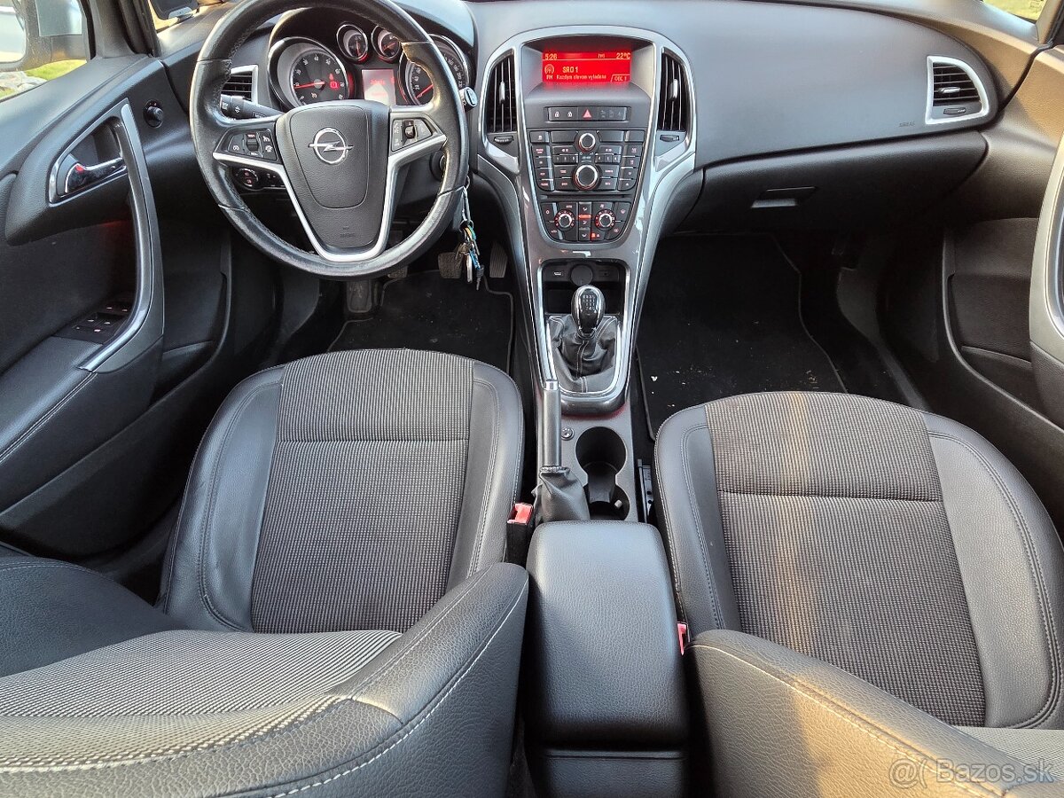 Astra J 1.4 benzín, 112000km - 12