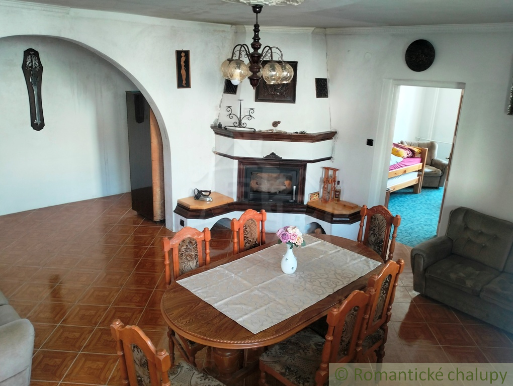 Veľký pekný dom v malebnej obci Nová Lehota na predaj - 12