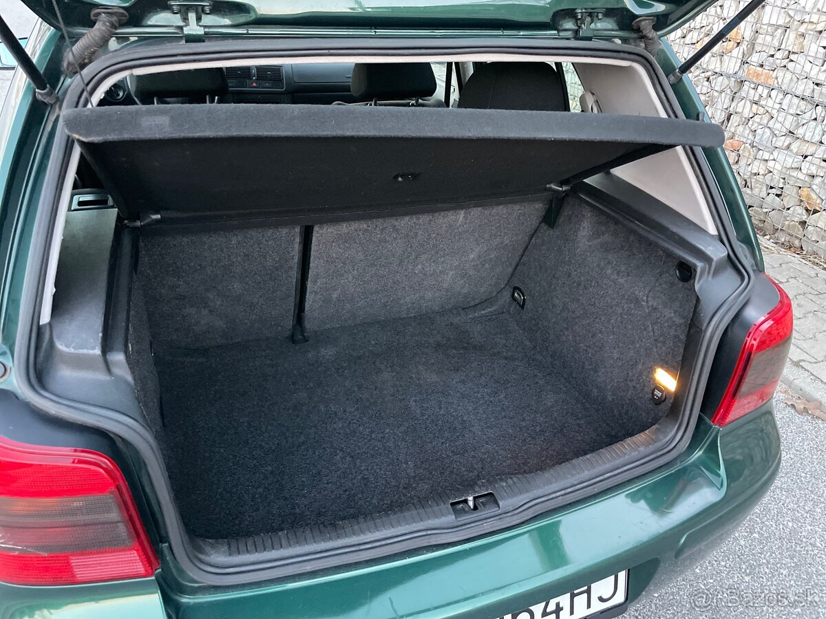 VW Golf IV 2.3 VR5 AUTOMAT - 12