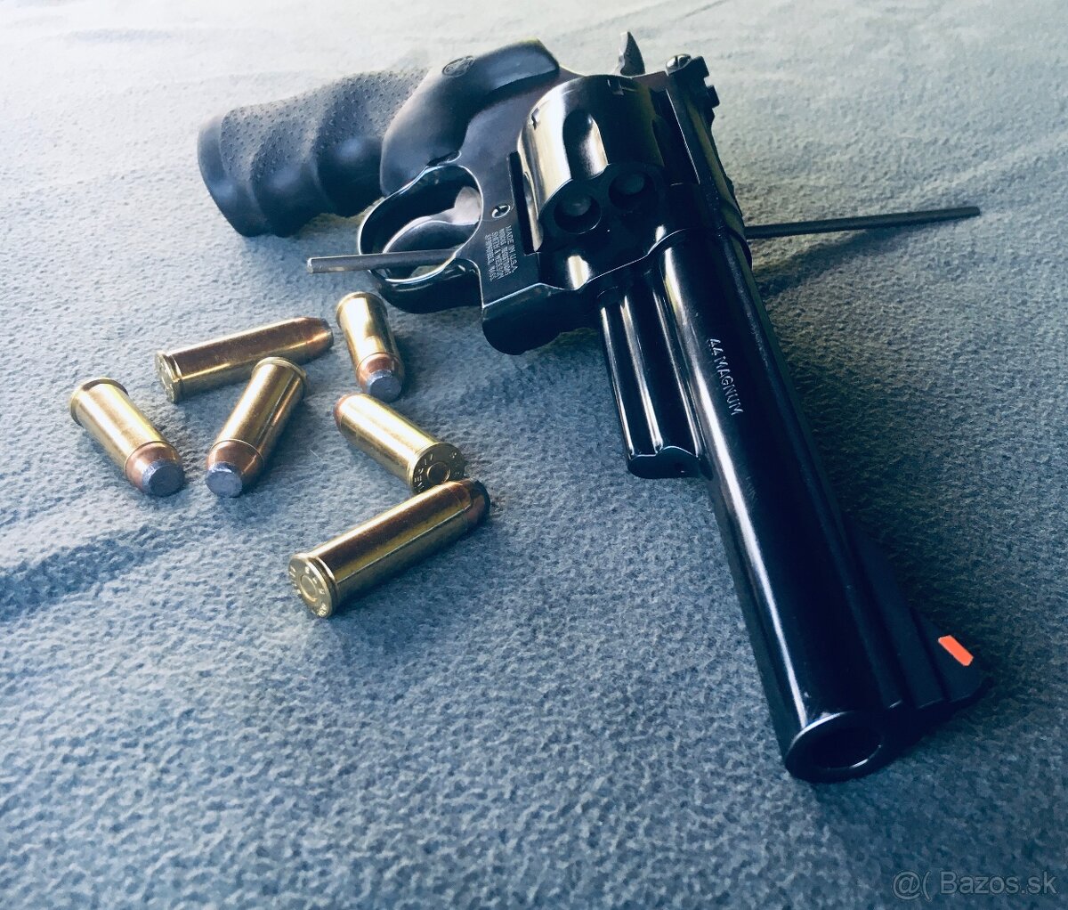 Revolver Smith&Wesson .44 Magnum - 12