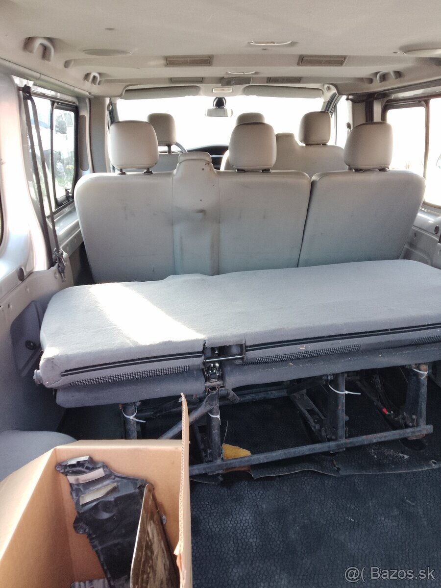 Opel vivaro long 2,0dci - 12