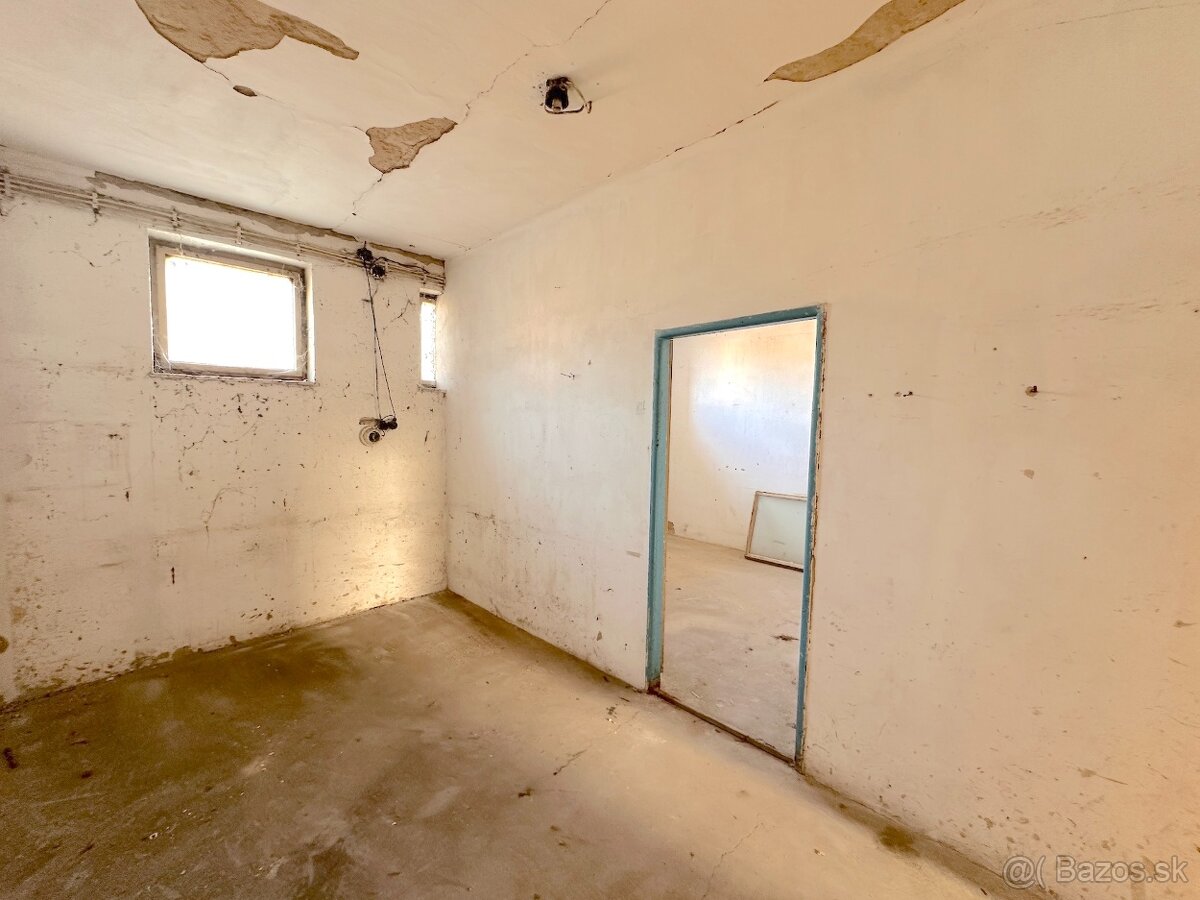 Hospodárska / Administratívna budova pri Komárne - 12