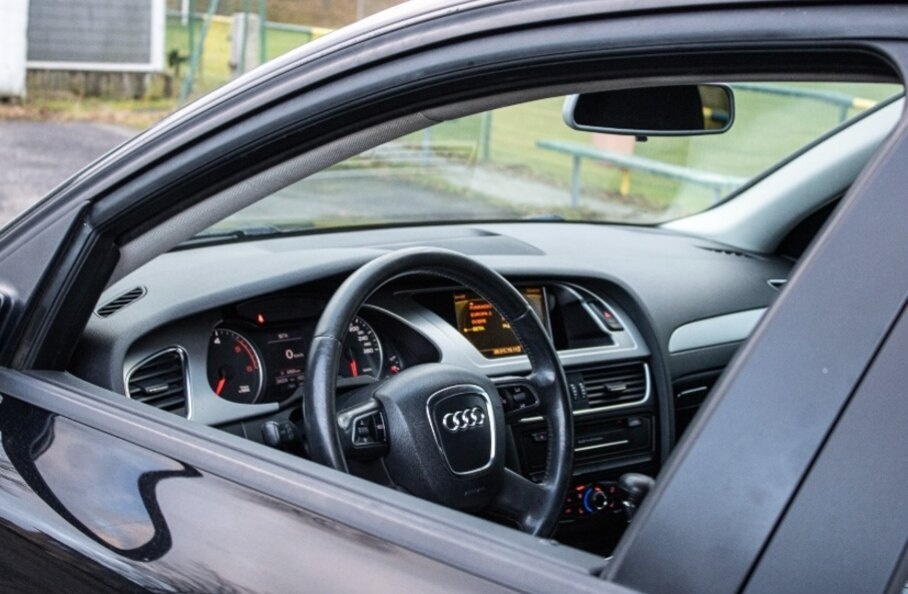 AUDI A4 AVANT 2.0 TDI AUTOMAT - 12