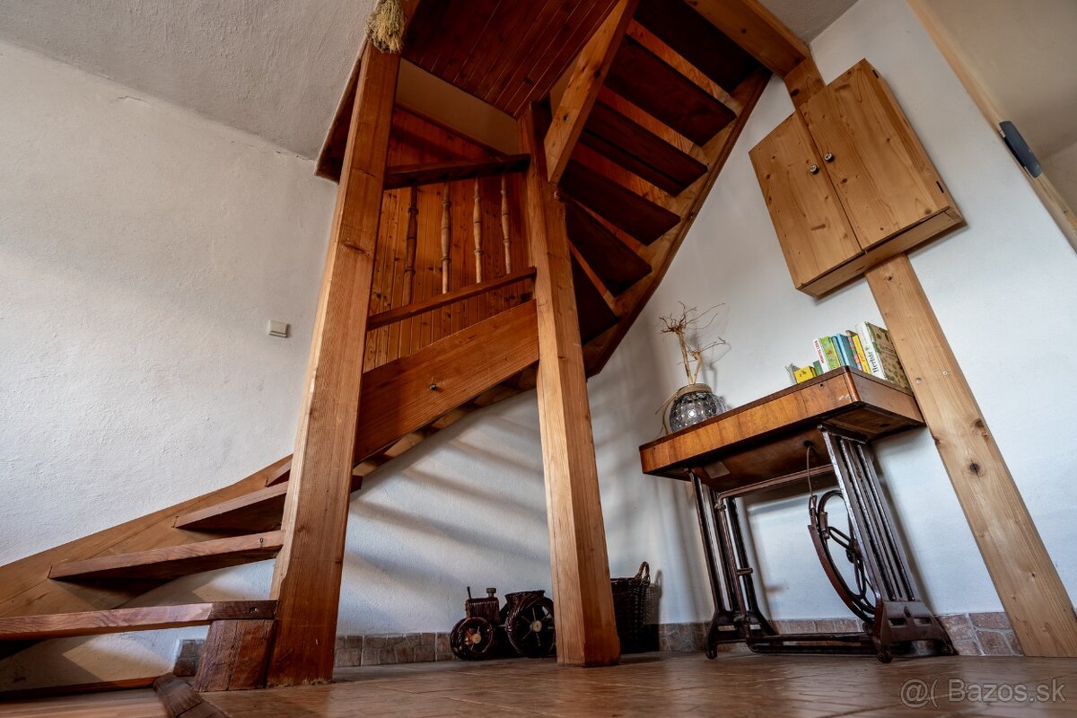 Rodinný dom vhodný aj ako víkendové sídlo - 12