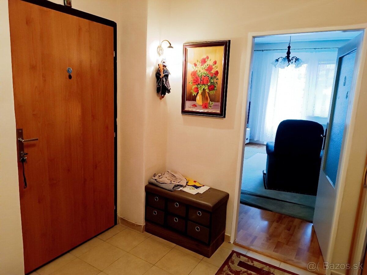 Na predaj 3-izbový byt Bratislava,Nivy - 12