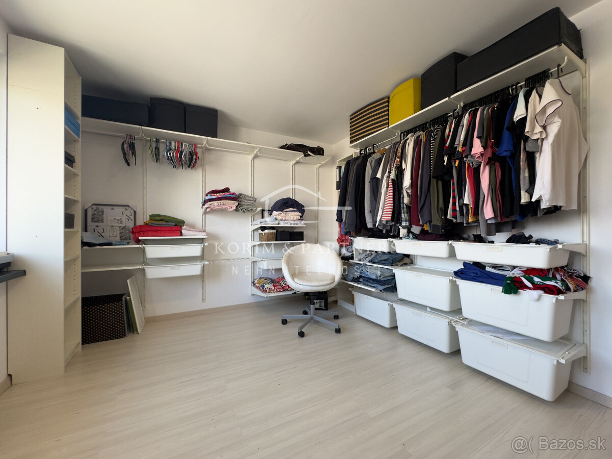 REZERVOVANÉ - Originálny rodinný dom na Leteckom poli, Komá - 12