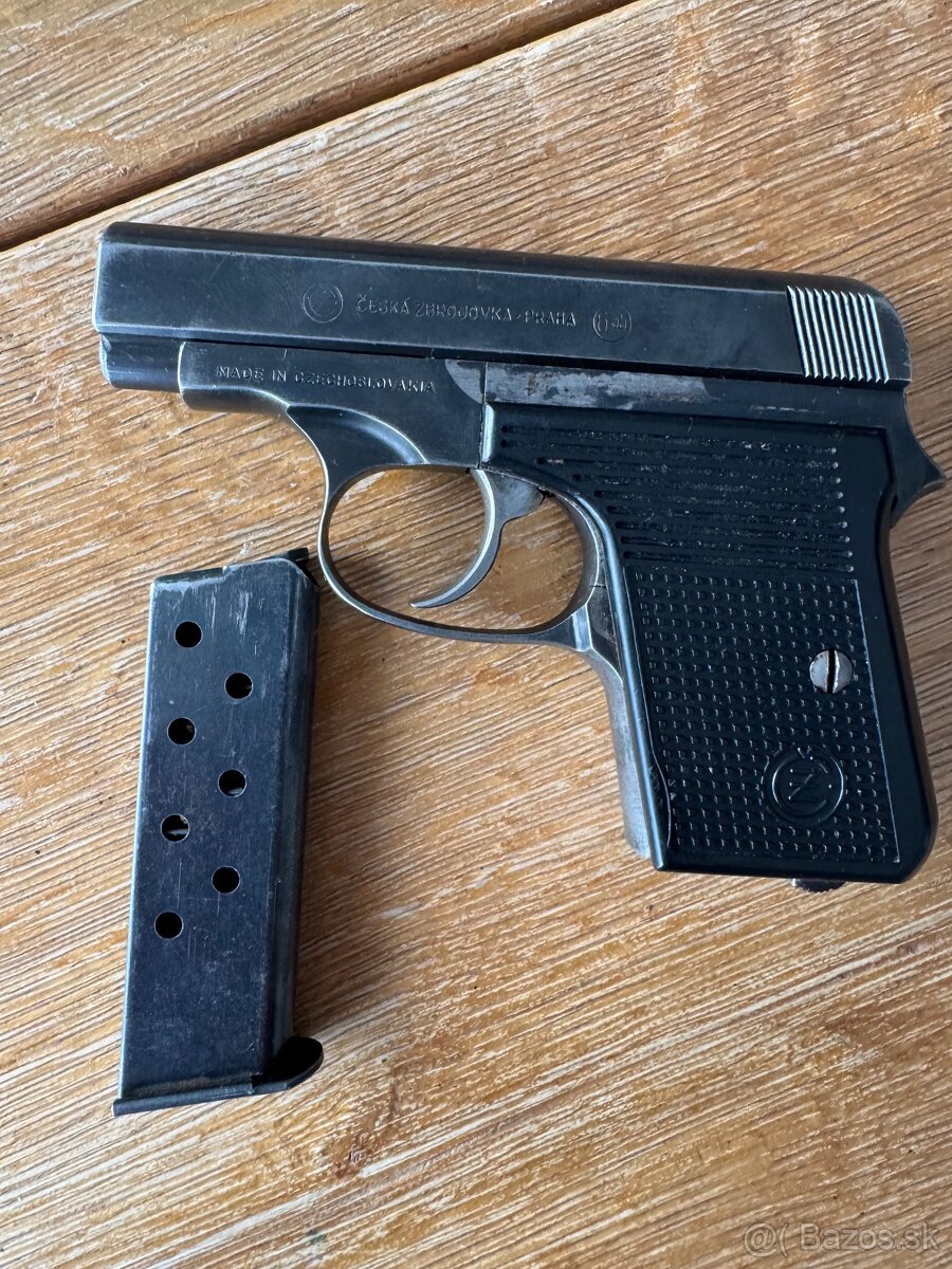 Zbierka pistoli ČZ - 12
