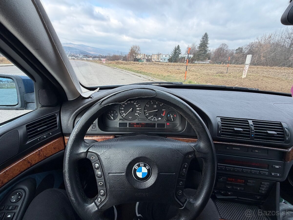 BMW e39 520i 125kw - 12