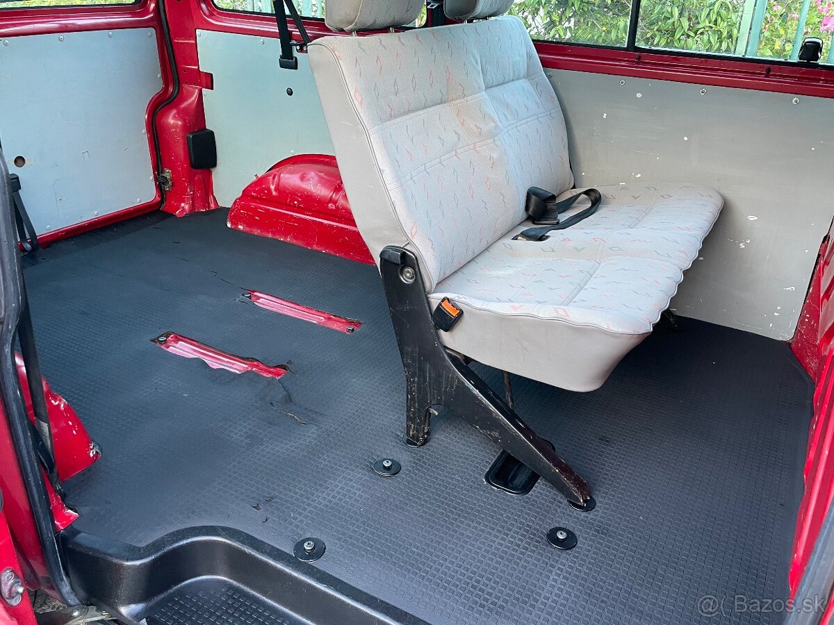 VW Transporter T4 2.5 TDI KLIMA - 12