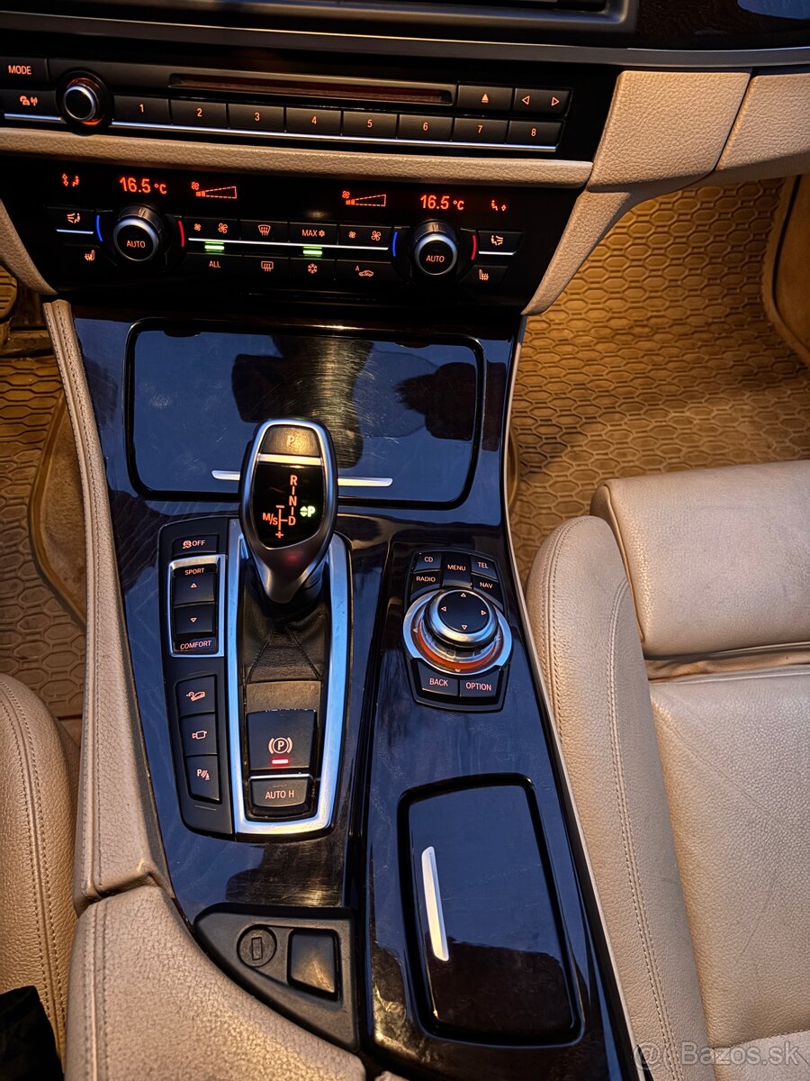 BMW 530xd Mpacket Xdrive PANO webasto adaptiv kamera tažné - 12