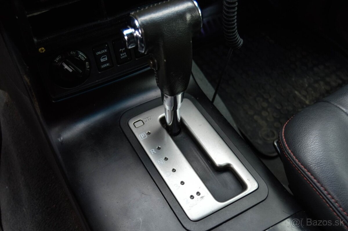 Nissan Navara DoubleCab 2.5D LE A/T - 12