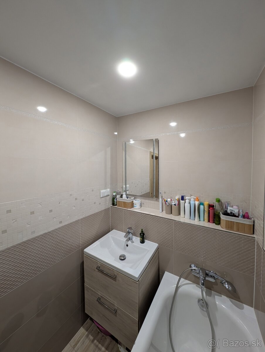 Predám 3-izbový slnečný byt Košúty 2 - 12