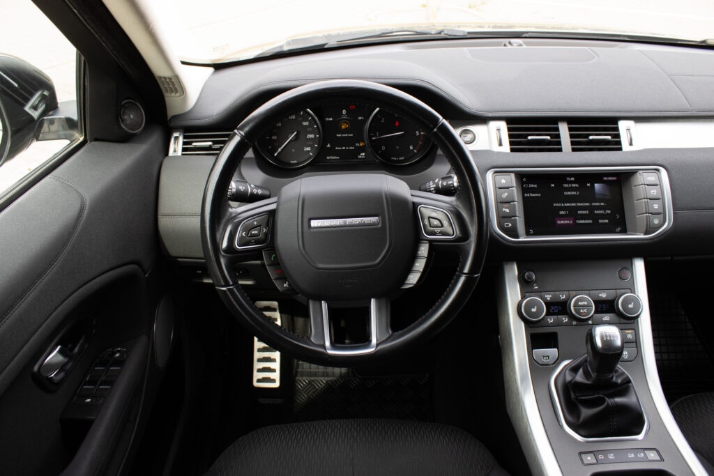Range Rover Evoque AWD z roku 2016 - 12