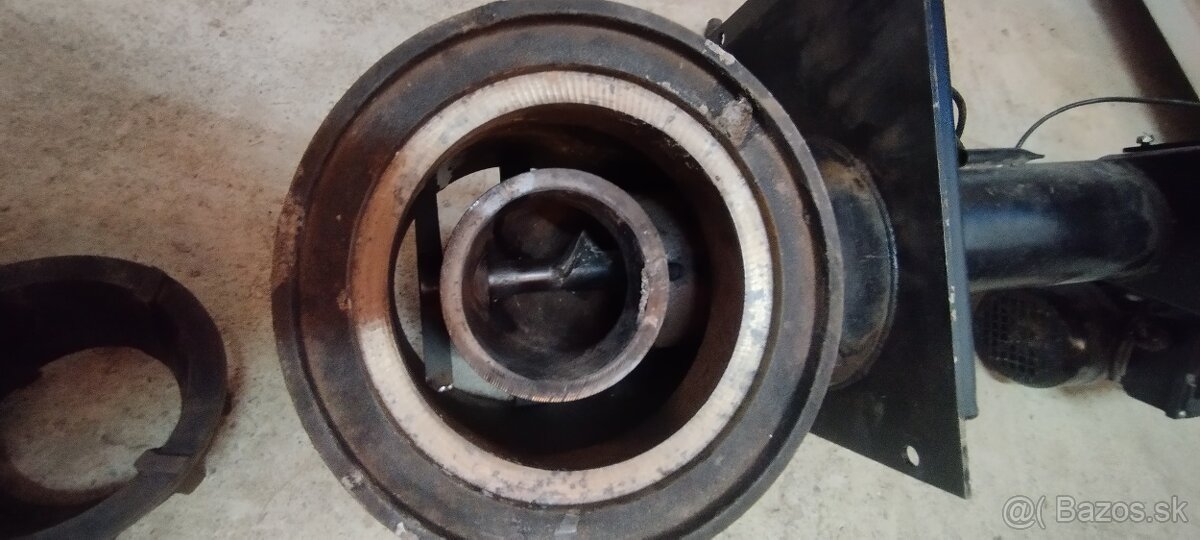 Podávač + zásobník - 12