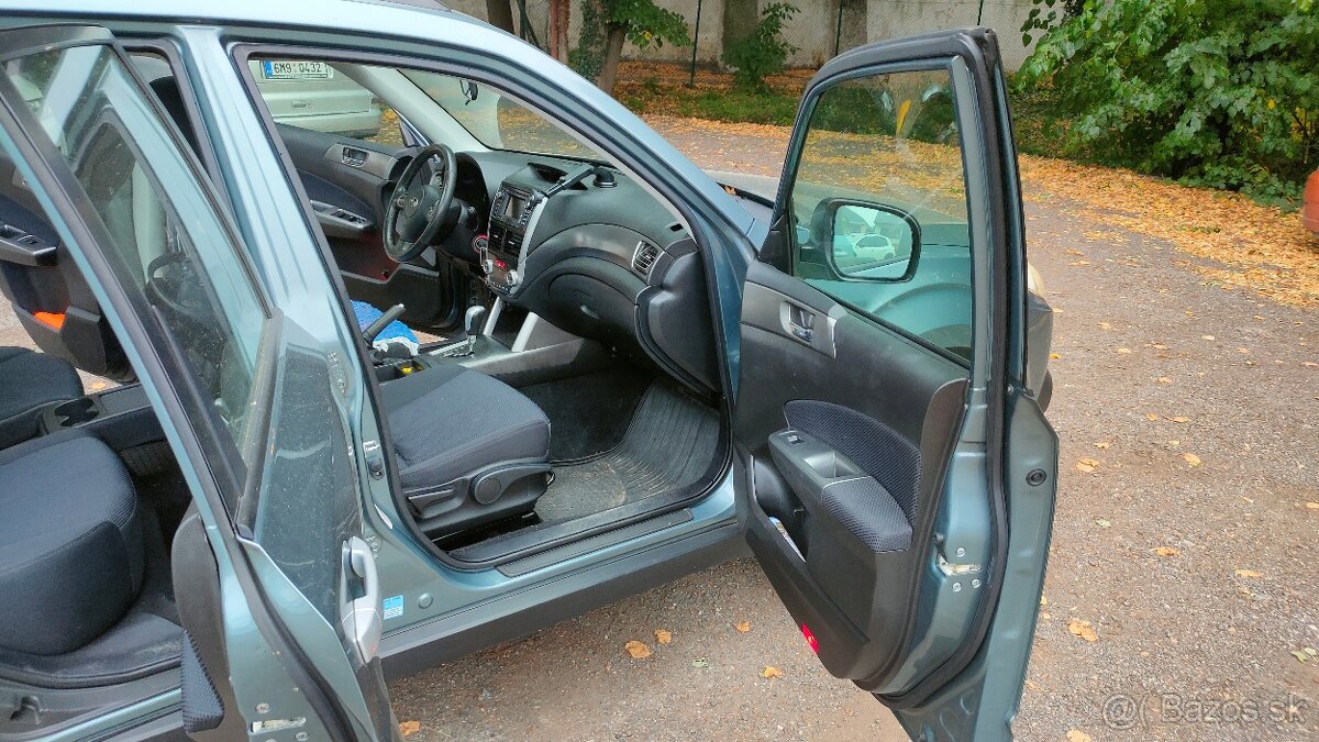 Subaru Forester 2.0 i 4wd - 12