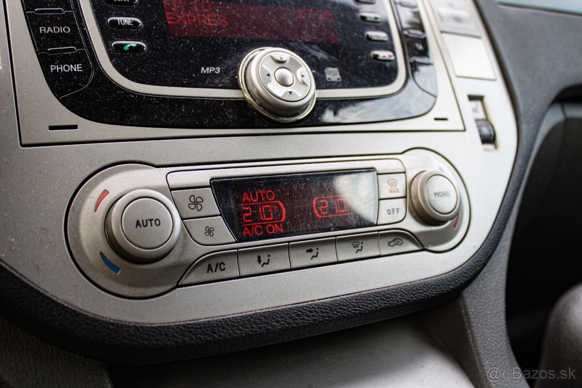 Ford Kuga 2.0 TDCi Titanium AWD - 12