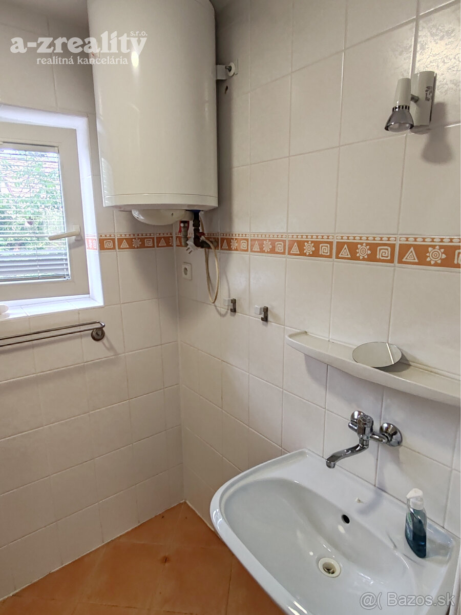 Na predaj rekreačná chata pri Dunaji - 12