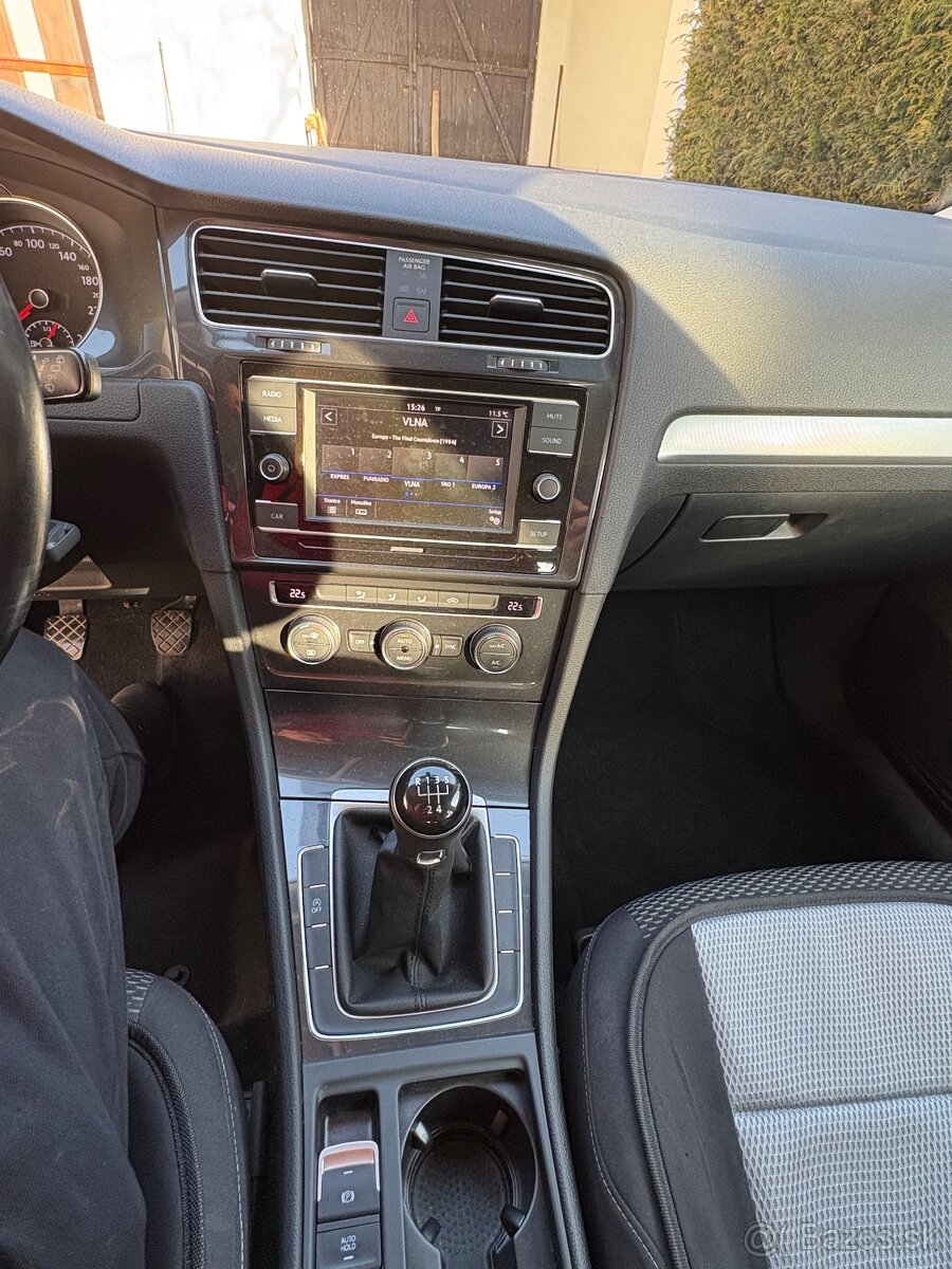 Predám VW Golf 1.0 - 12