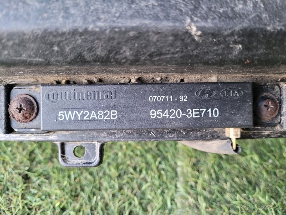 HYUNDAI ix35 zadný nárazník - 12