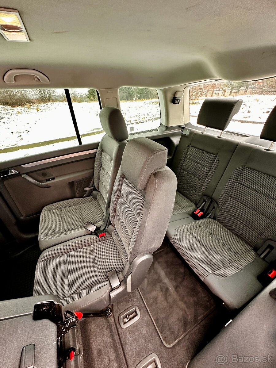 VW Touran 1T1 2.0 TDi 16V Highline - 12