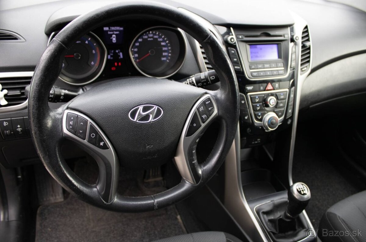 Hyundai i30 1.6 CRDi DOHC 16V Comfort - 12