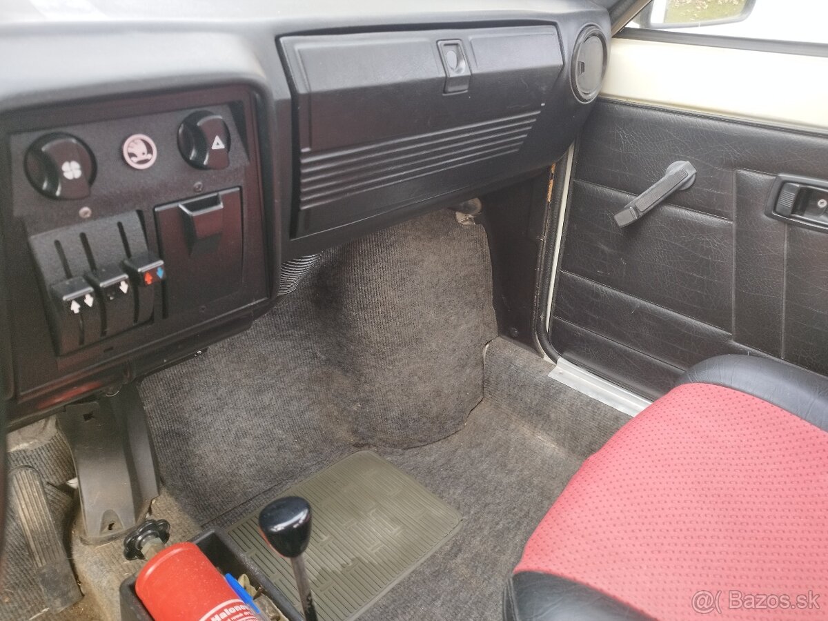 ŠKODA 105L, 1981 - 12