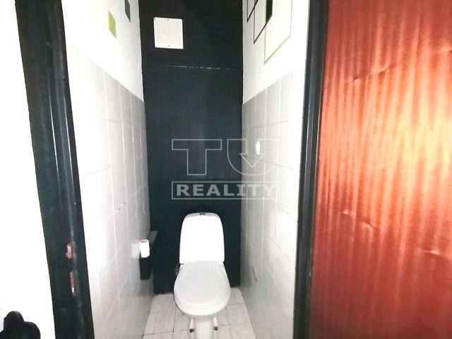 NA PREDAJ 2- IZBOVÝ BYT V TRENČ. TEPLICIACH, SNP 67 M2 S... - 12