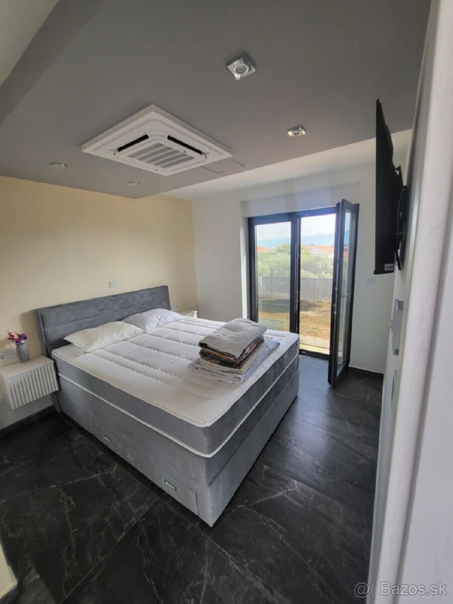 Vila s bazénom na predaj v centre ostrova Vir, Chorvátsko - 12