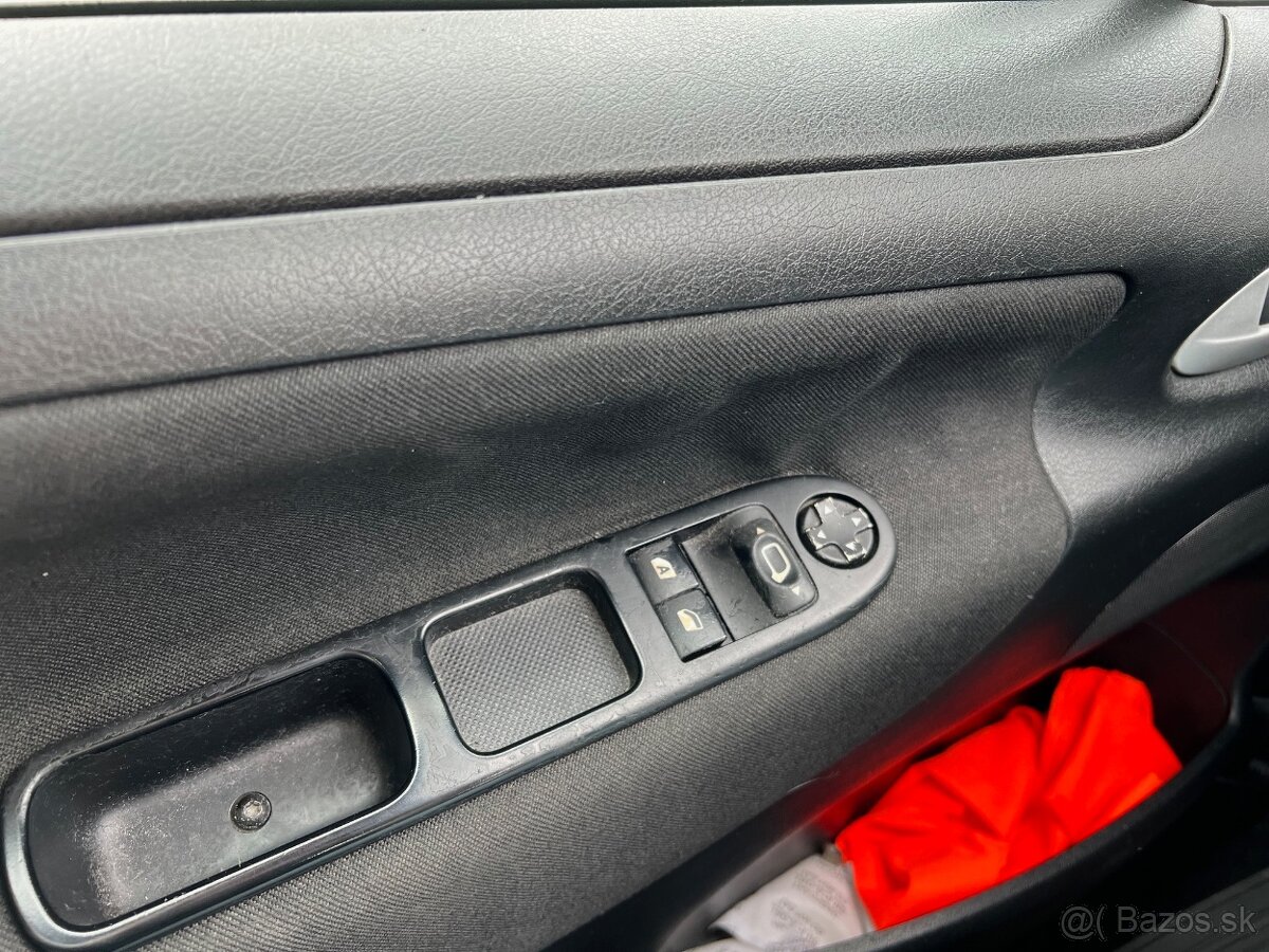 Peugeot 207 1.4 LPG - 12