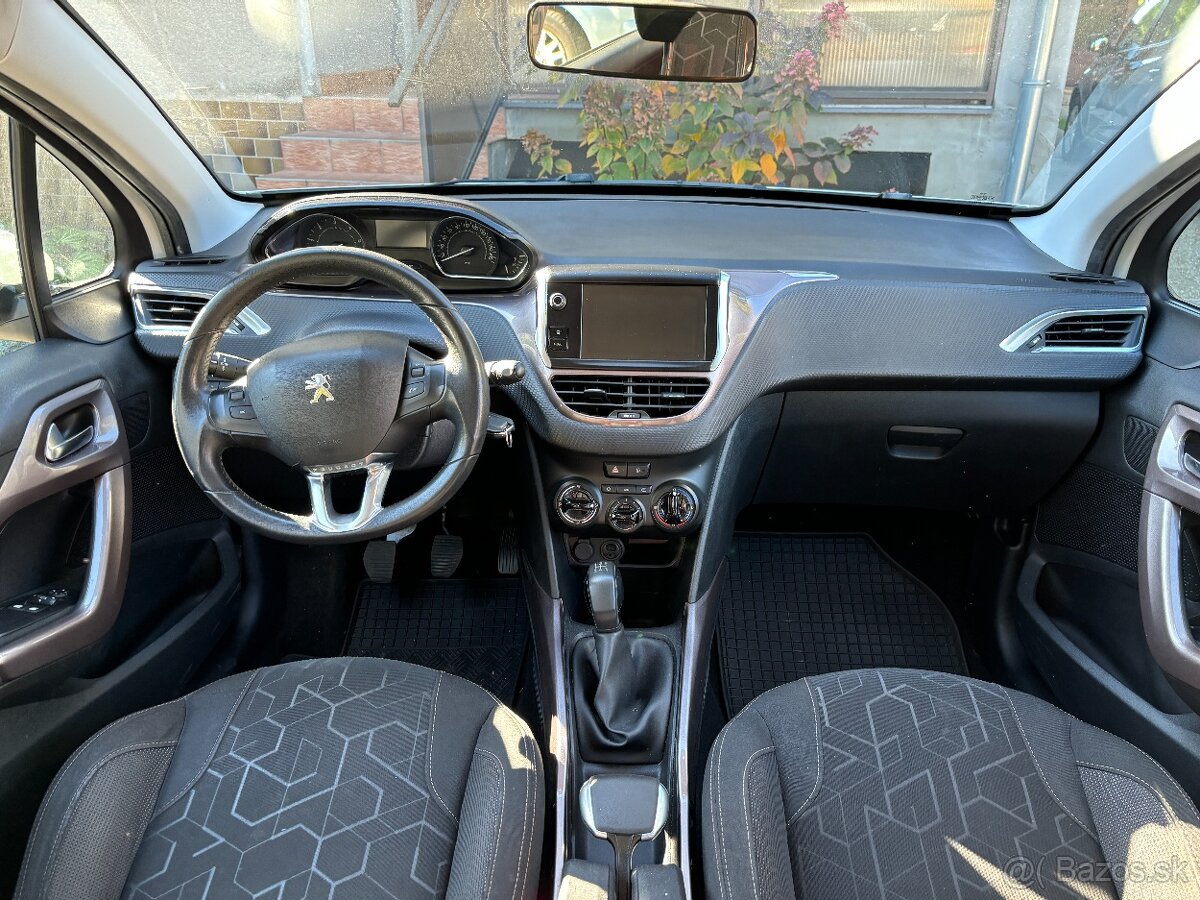 Peugeot 2008 1.6 e-HDi Allure - 12