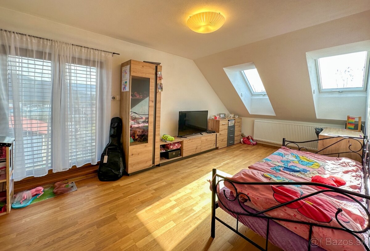 Krásny rodinný dom v meste Žarnovica (ul. P. Jilemnickéh - 12