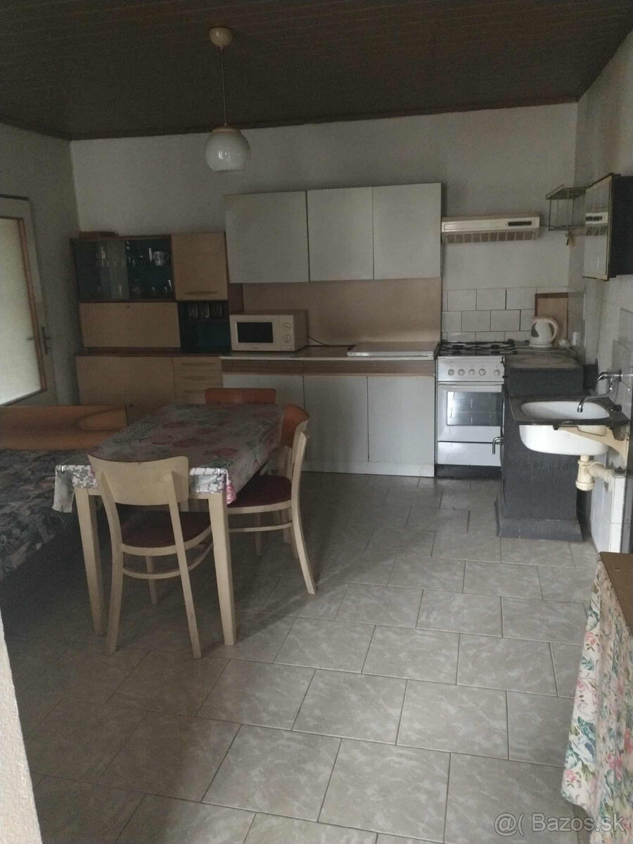 Rodinný dom v obci Rudnianska Lehota - 12