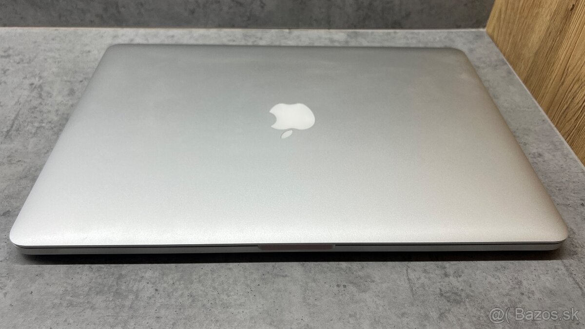 MACBOOK PRO 15” 1TB SSD - 12