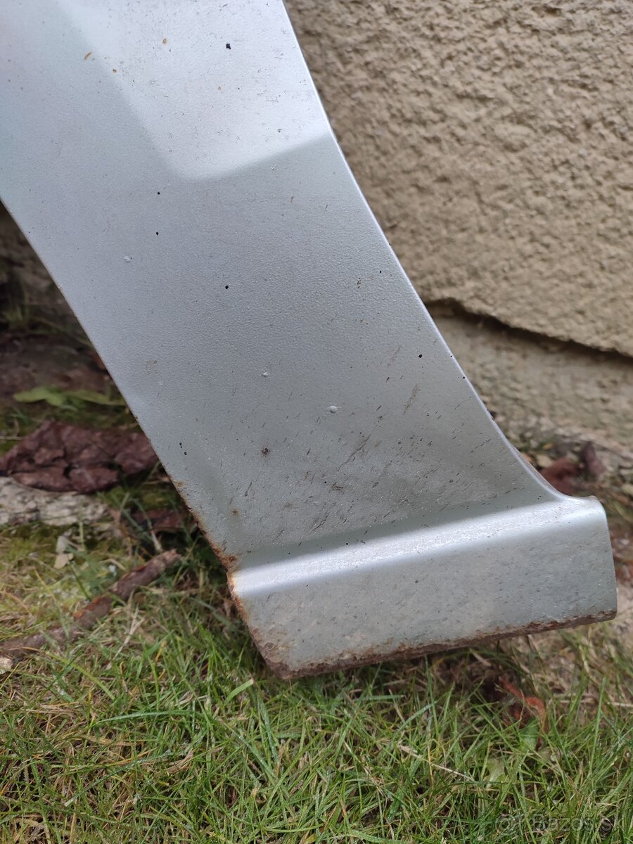 Mazda 5 (CR19, 2005-2010) Predné blatníky - 12