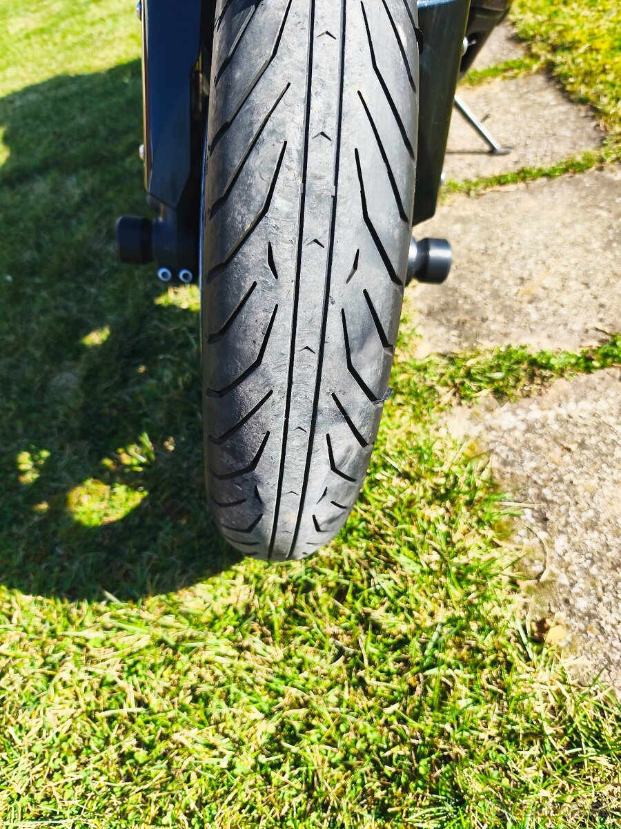 Kawasaki Ninja 1000SX - 12