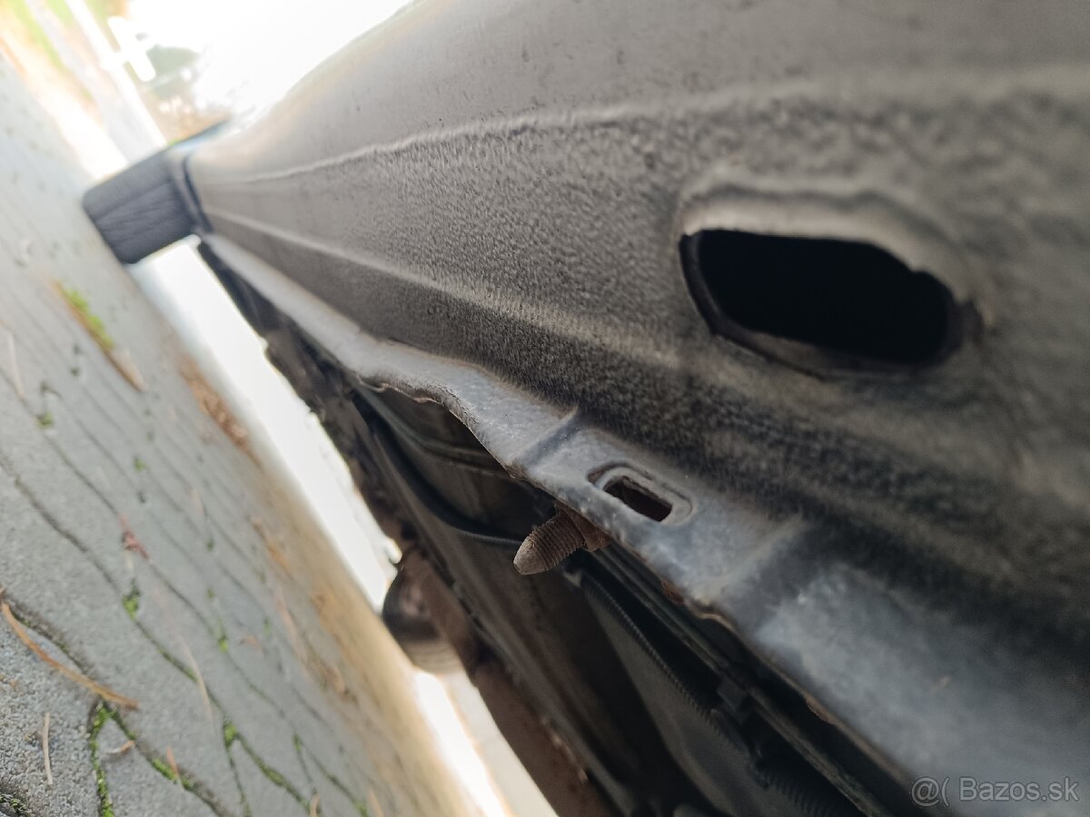 RENAULT MÉGANE CLASSIC 1,8 16V - 12