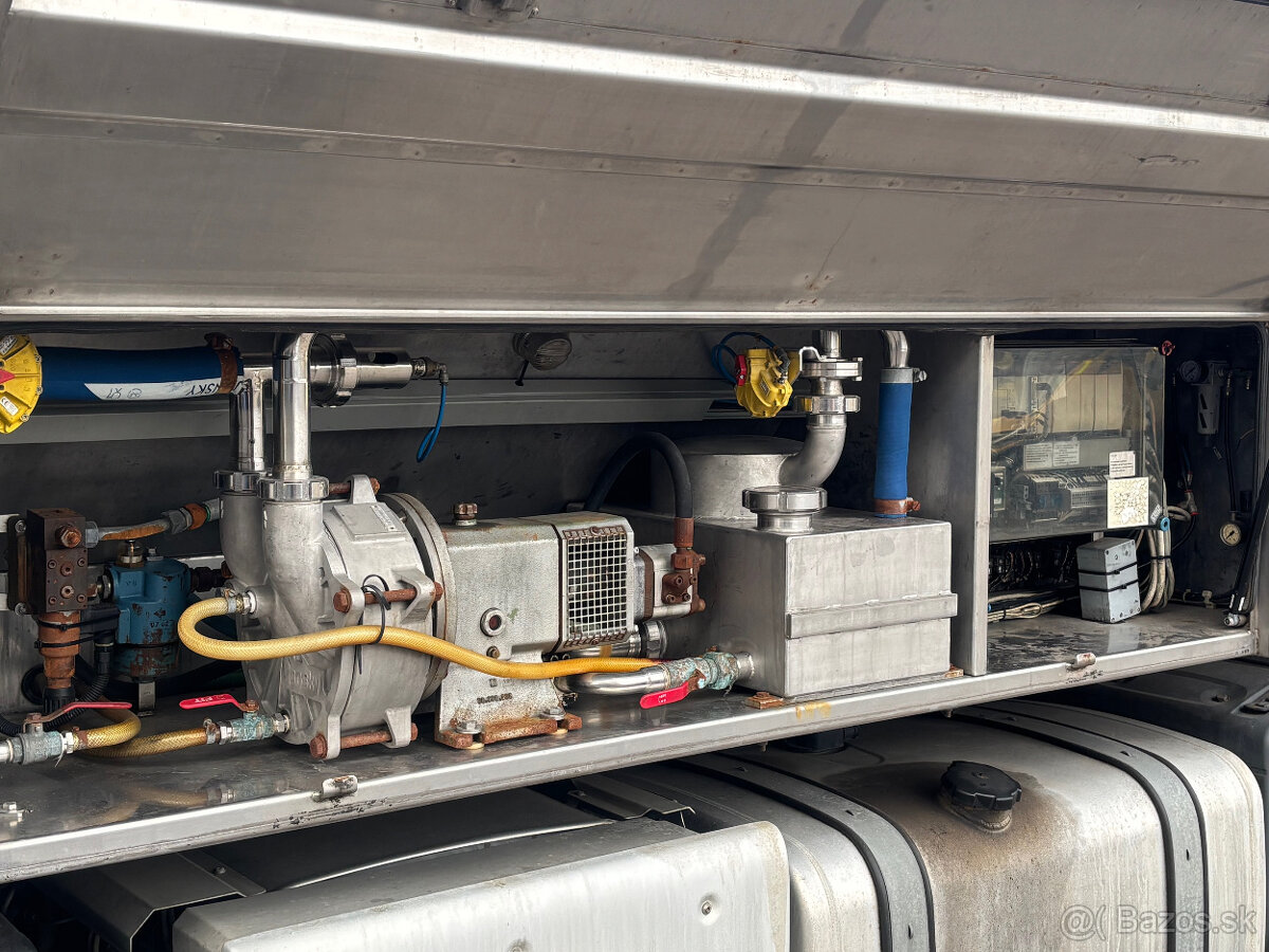 Prodám cisternový MAN TGS 26.400 6X2-4 LL EURO 3 - 12