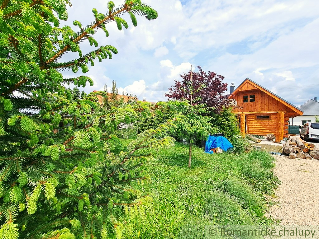 Zrubový domček v tichej časti obce Lehota vhodný na rekreá - 12