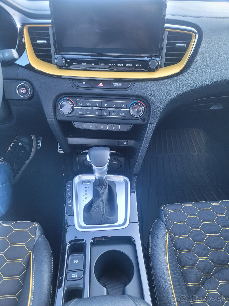 Kia XCee´d, 1,6CRDI 100KW EXCLUSIV 46000KM - 12